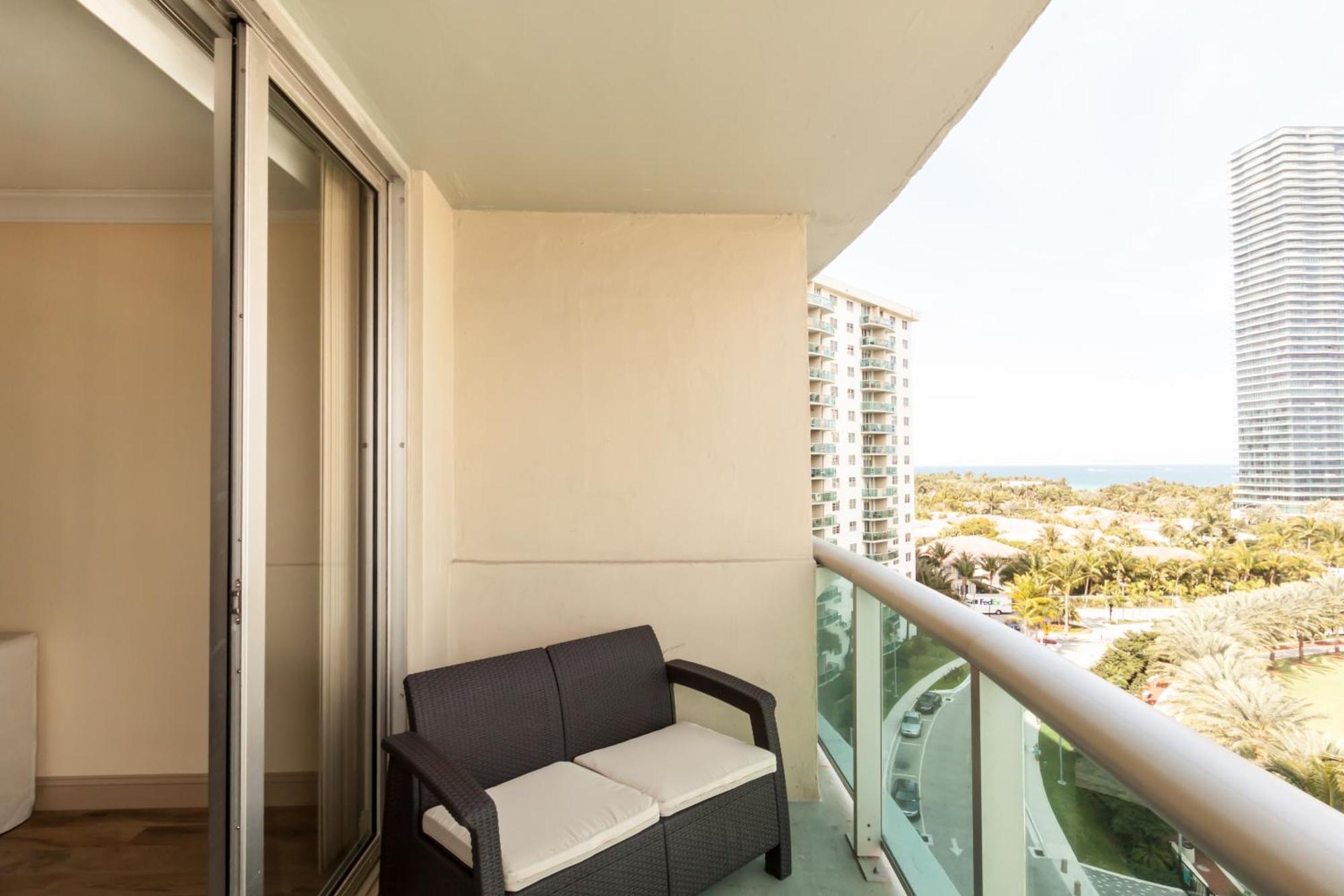 Ocean Reserve Luxury Condos Across From Sunny Isles Beach Miami Beach Zimmer foto