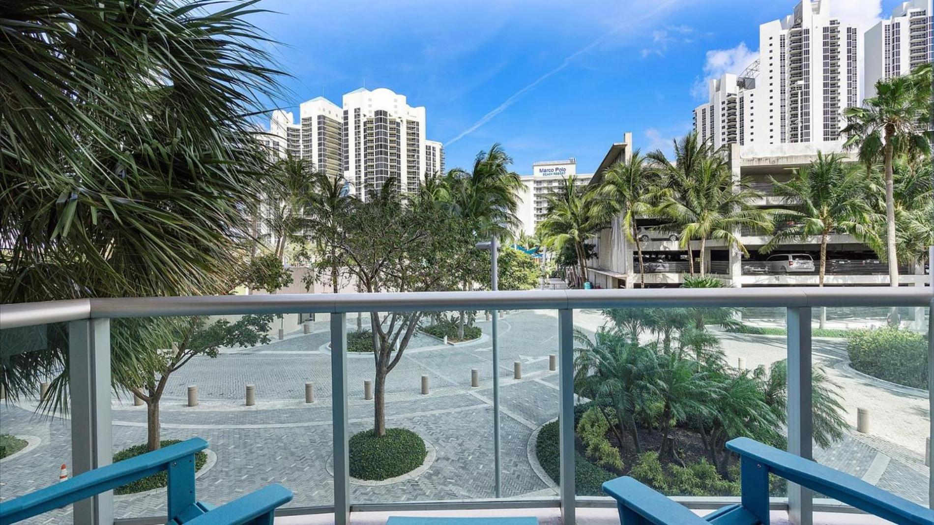 Ocean Reserve Luxury Condos Across From Sunny Isles Beach Miami Beach Zimmer foto